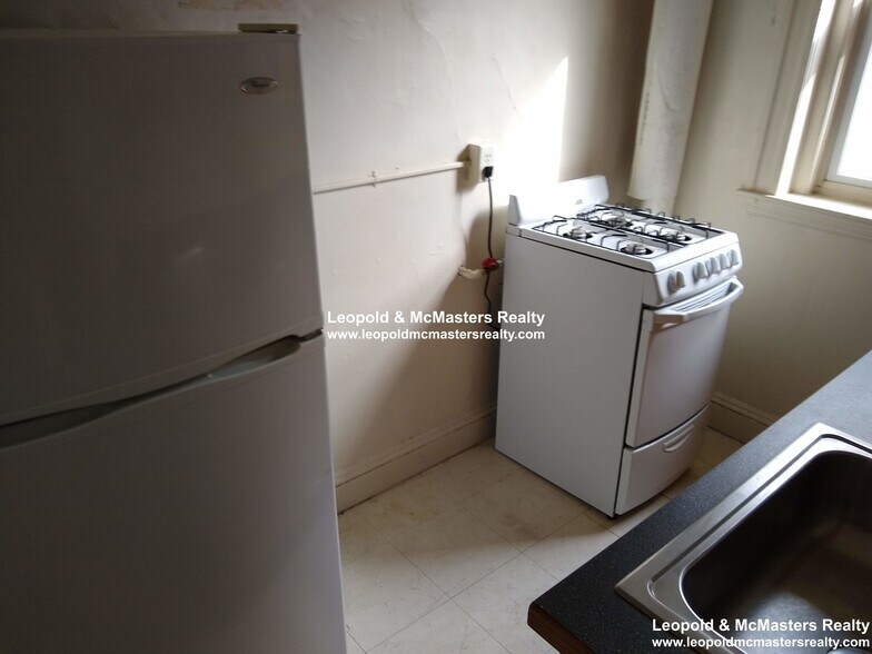 Building Photo - 1108 Boylston St