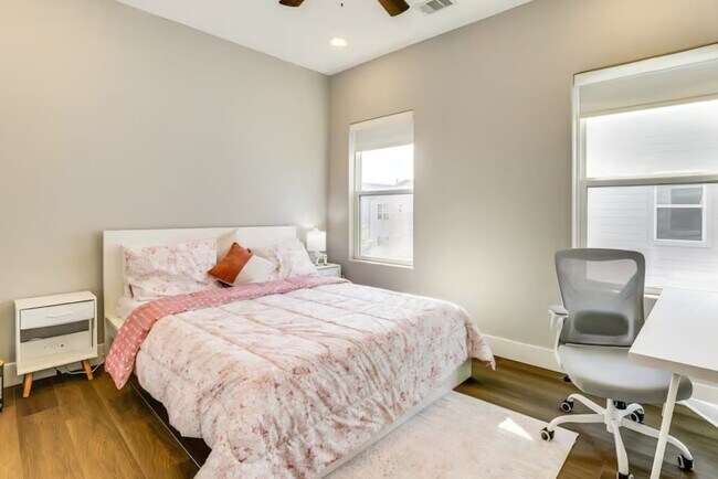 Building Photo - 3108 Baer St