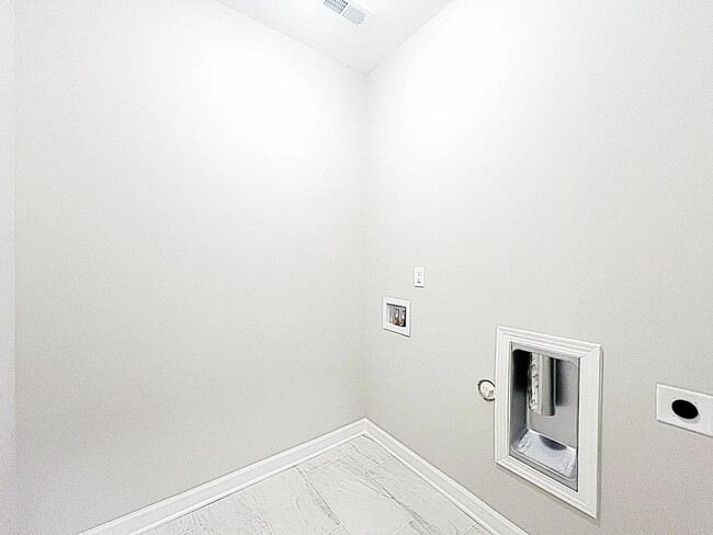 Building Photo - 5 N 6th St