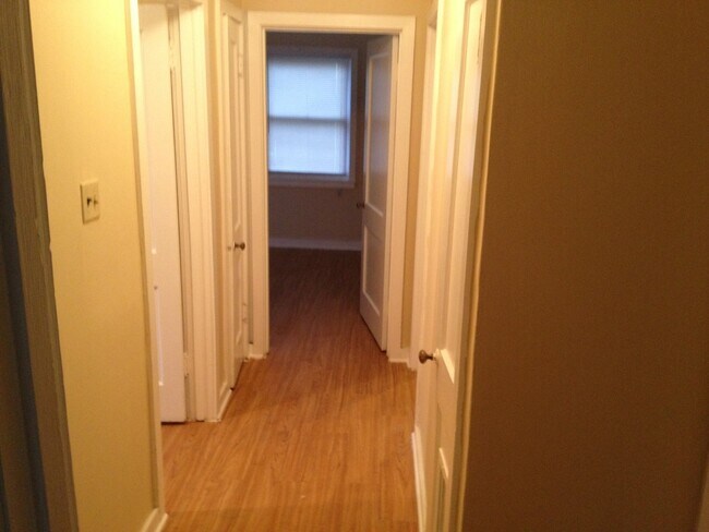Building Photo - 1592 Railton Rd