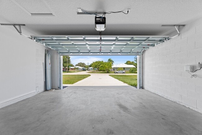 Primary Photo - PORT ST LUCIE-SECTION 40