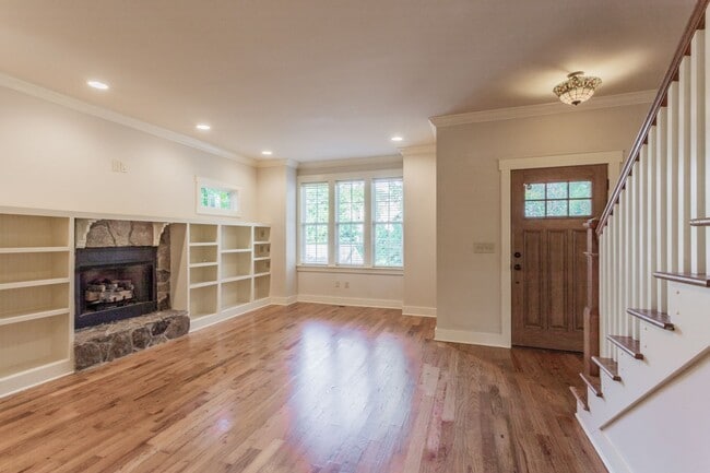 Building Photo - Adorable 3 bedroom home!