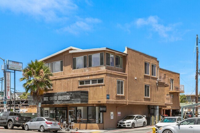 Building Photo - 3 bed 2.5  bath in the Heart of Mission Beach