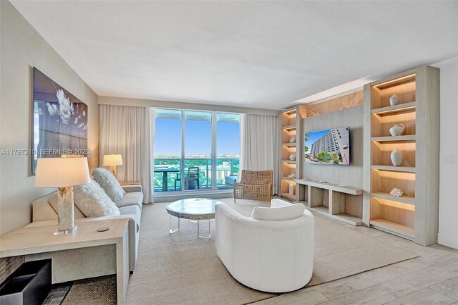 Building Photo - 102 NE 24th St