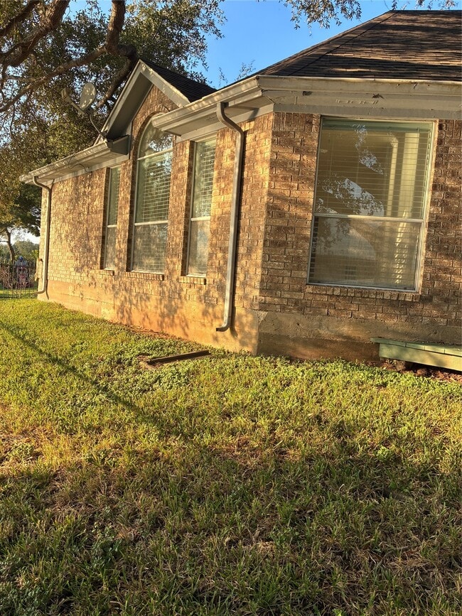 Building Photo - 2203 Summer Bay Ct