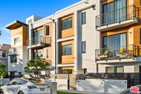 Building Photo - 5943 Pickford St