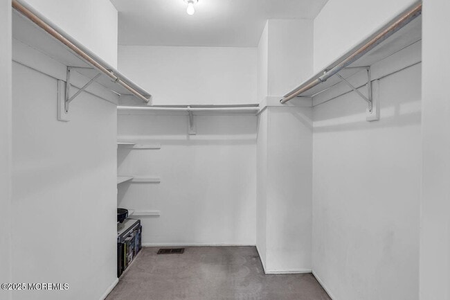 Building Photo - 9 Cherry Hill Ln