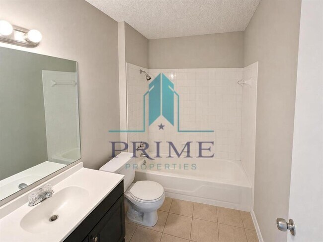 Building Photo - 9900 Randall Dr