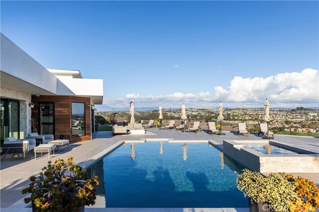 Building Photo - 32492 Azores Rd