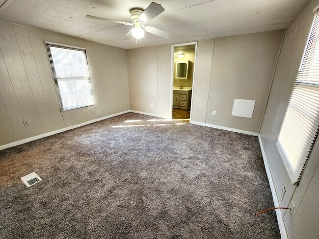 Building Photo - 2729 Forest Edge Way