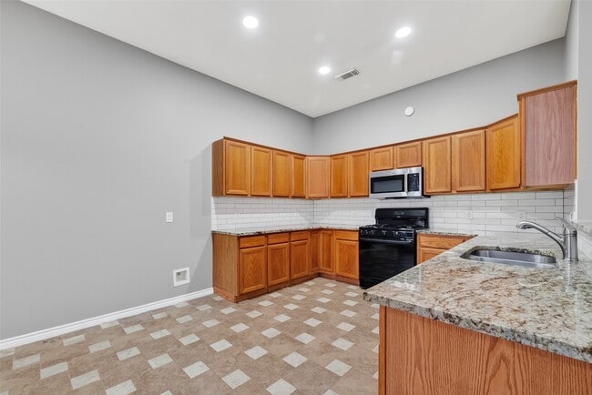 Building Photo - 1707 Bonnie Lea Ln