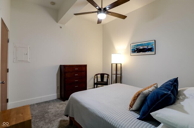 Building Photo - 233 E St Joseph St