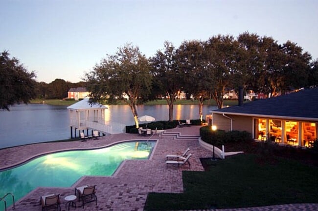 Building Photo - Updated 2/2 in the heart of Brandon