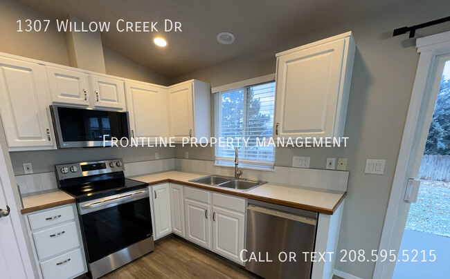 Building Photo - Nice newly remodeled home in Nampa!