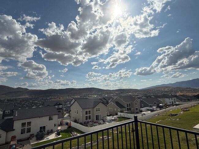 Building Photo - 1743 Olympus Dr