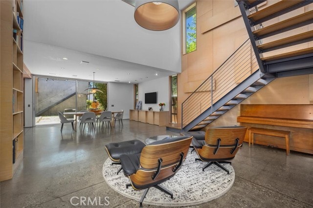 Building Photo - 604 33rd St