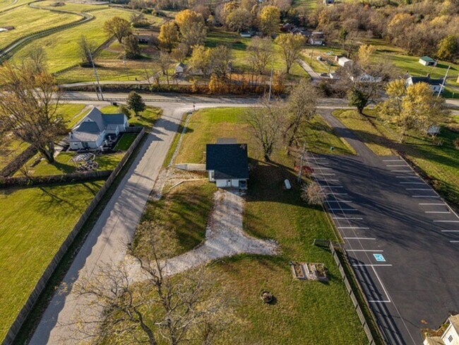 Building Photo - Furnished Country Home For Rent