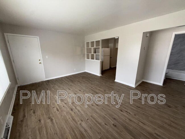 Building Photo - 7701 W Hampton Ave