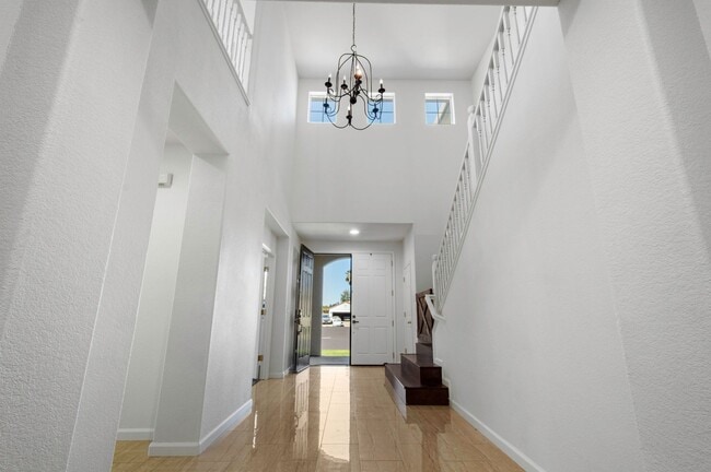 Building Photo - 991 Zephyr Ct