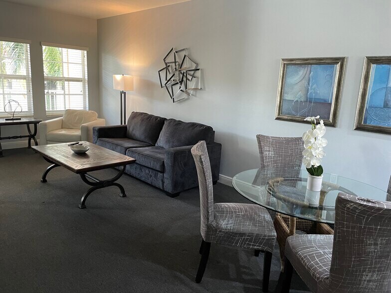 Building Photo - 2110 W First St