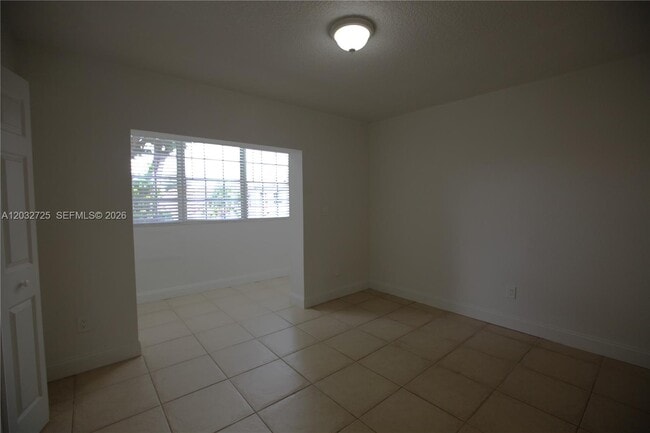 Building Photo - 6475 SW 129th Ave