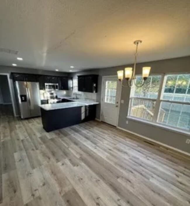 Building Photo - 5 bed/3 bath house