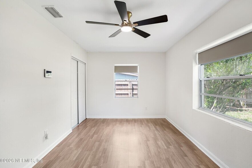Building Photo - 5236 River Forest Dr