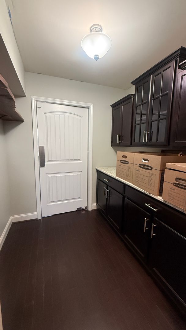 Building Photo - Amazing home with custom touches and unground pool