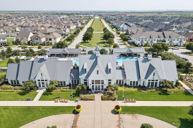 Building Photo - 2412 Rooster Ln