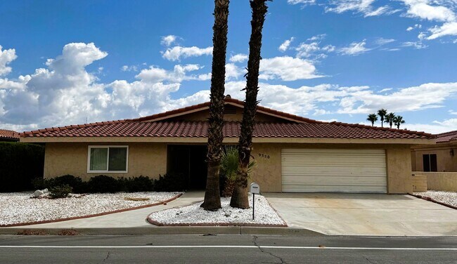Building Photo - 9350 Clubhouse Blvd