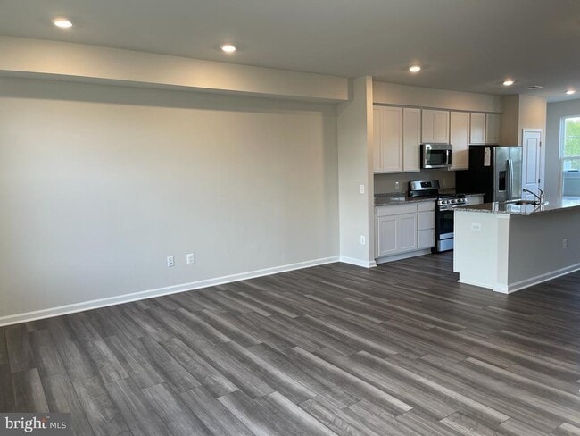 Building Photo - 123 Tye Ct