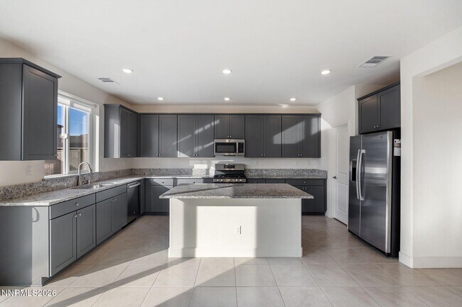 Building Photo - 6747 Ronaldinho Dr