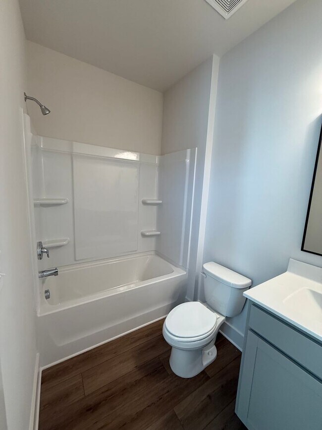 Building Photo - Gorgeous Chosewood/Grant Park Townhome