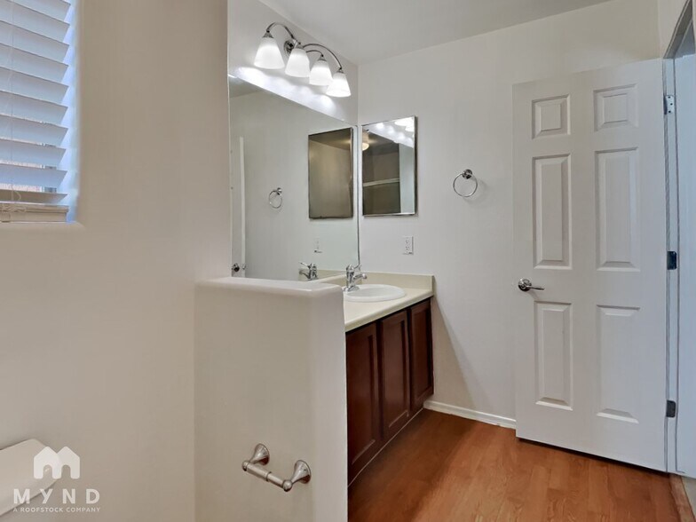 Building Photo - 4732 W Dill Ave