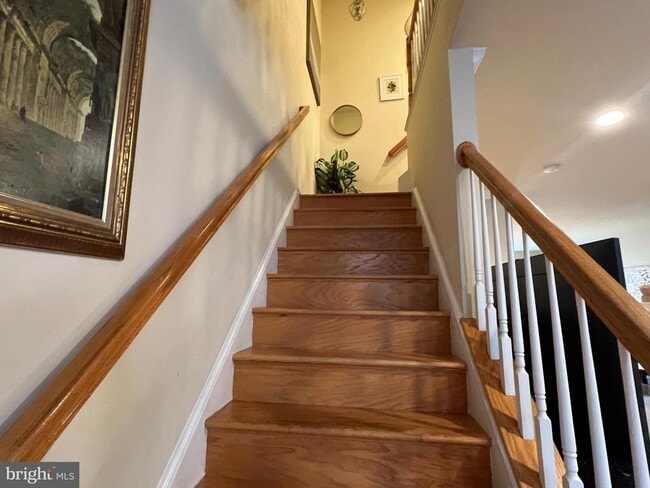 Building Photo - 7039 Little Thames Drive