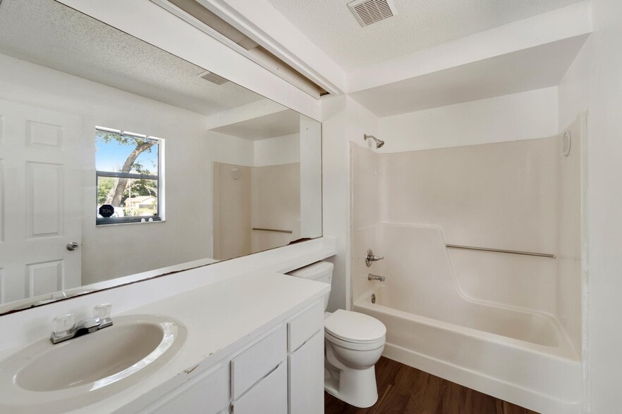 Building Photo - 502 Euclid Ave