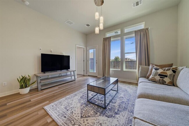 Building Photo - 17303 Emperador Dr