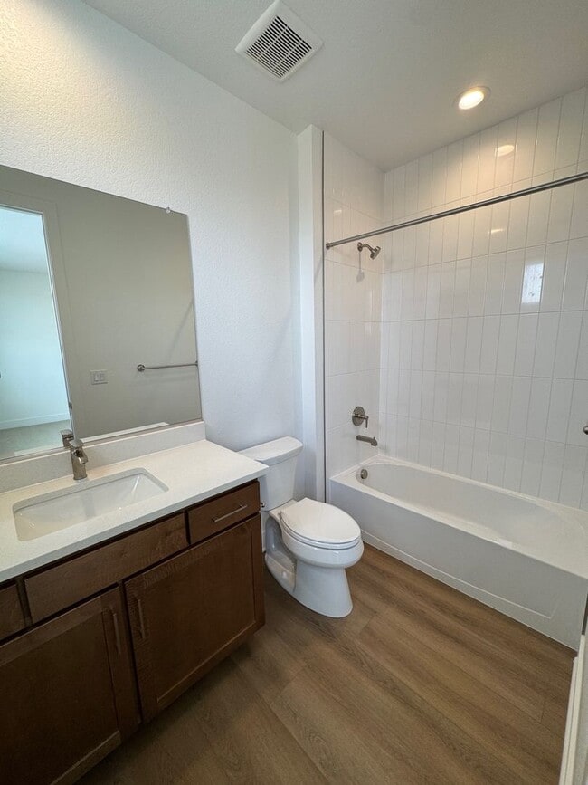 Building Photo - Brand-new townhome for rent in the heart of Erie Town Center