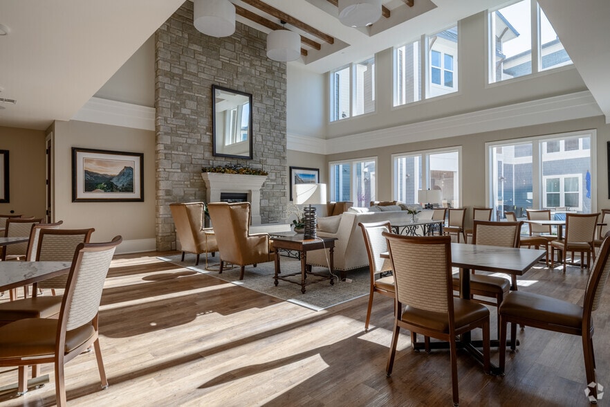 Grate Room - Mariposa Apartment Homes at Scott and Whit...