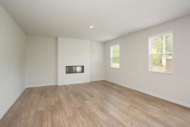 Building Photo - Minutes to Downtown Dawsonville, Rock Creek Park & More—Welcome Home