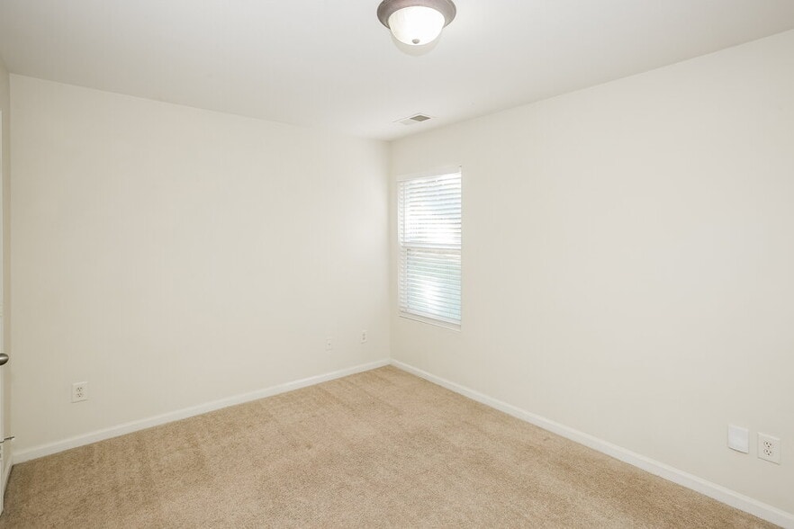 Building Photo - 15132 Oldcorn Ln