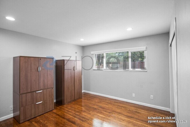 Building Photo - 6186 Alvord Way
