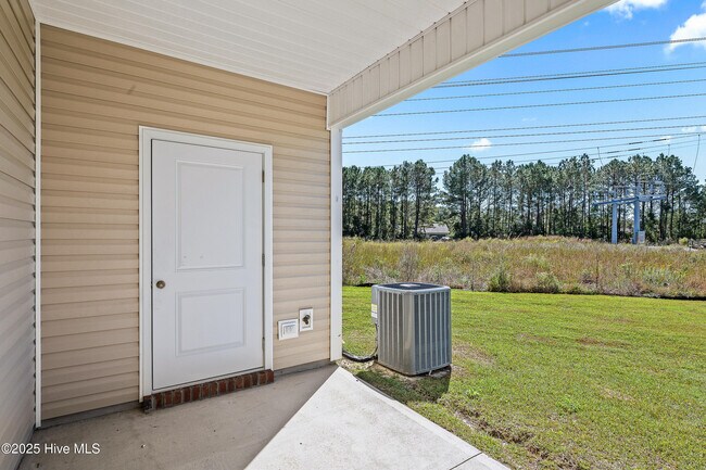 Building Photo - 110 Jaydn Dr E
