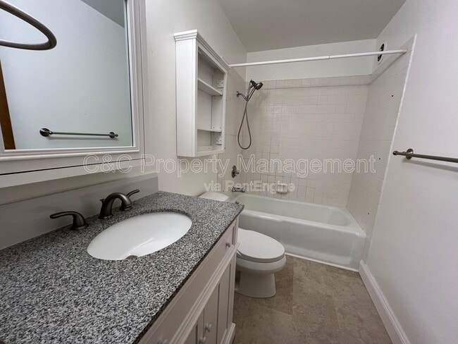 Building Photo - 938 Lea Dr