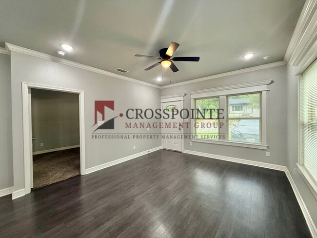 Building Photo - Tour Today! 3 Bedroom, 2 Bathroom Duplex!