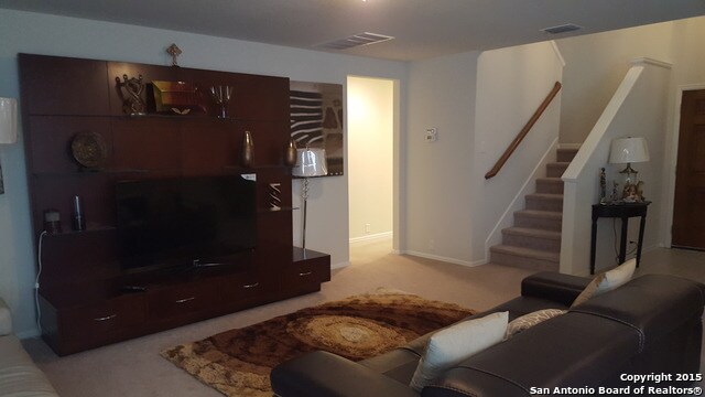 Building Photo - 4 bedroom 2 1/2 bath with master downstairs