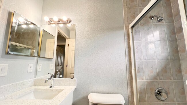 Building Photo - Charming 3-Bed, 2-Bath Home in Orlando