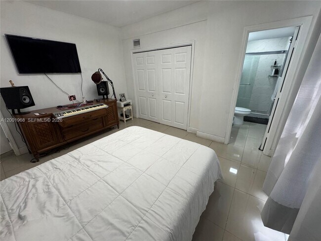 Building Photo - 3175 NW 27th St