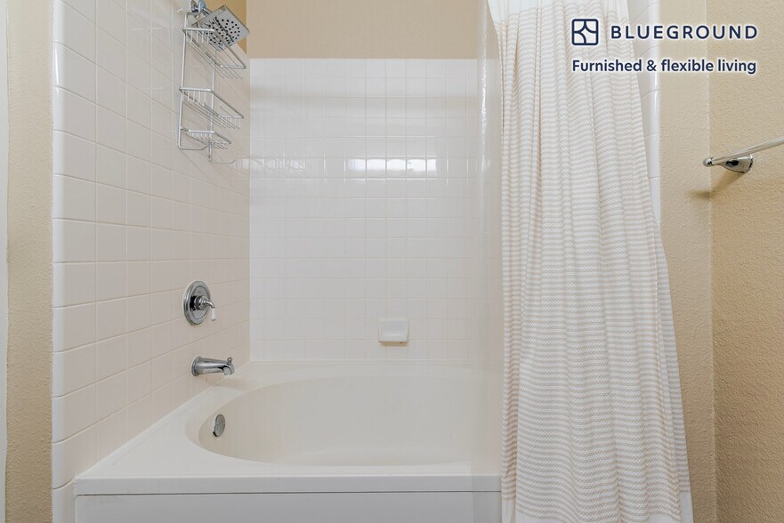 Building Photo - 800 High School Way