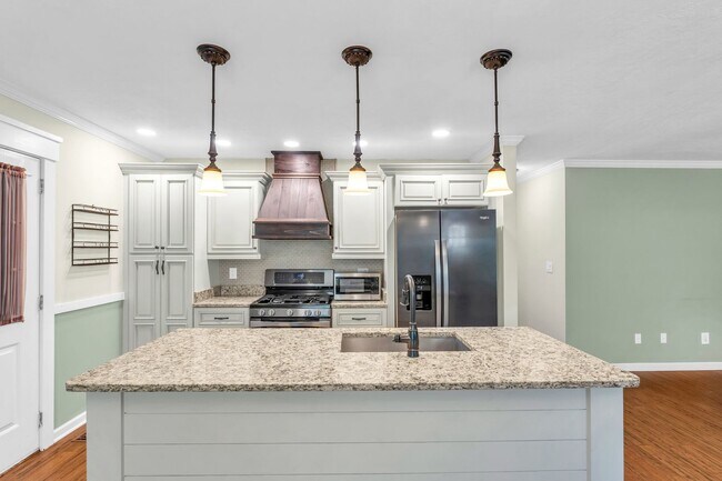 Building Photo - Beautiful Red Bank Home!